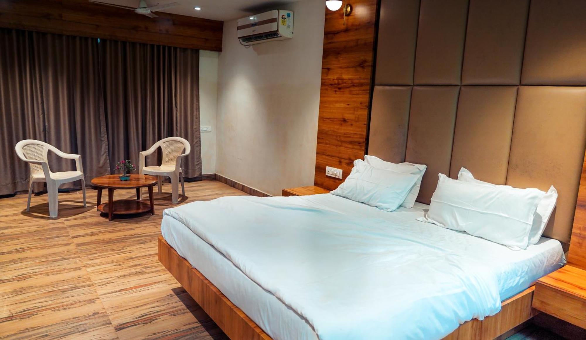Whispering Peepul Resort Badlapur Exterior foto